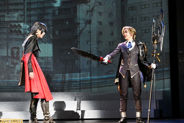 『舞台 トワツガイ』リポート。大西桃香(AKB48)ほか出演者たちが歌うキャラソン『トワノユメ』生の迫力! 映像を駆使したバトルも臨場感バツグン