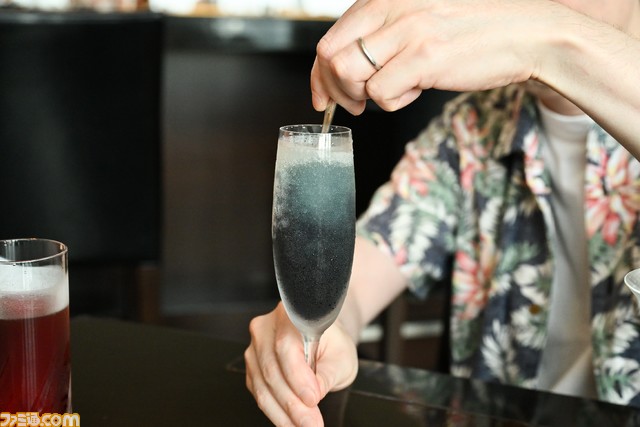 『モンハンライズ:サンブレイク』コラボホテルリポート。メル・ゼナの雄姿は都会の夜景に映える。コラボメニューや仕掛けの“発見”でも楽しめる、2度おいしい宿泊プラン