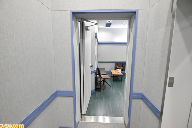【ホロライブ】カバーの新スタジオに突撃。部屋ひとつだけで950万円のカメラ×100台の総額約10億円。メンバーたちの壁画(サイン)の全貌をお届け