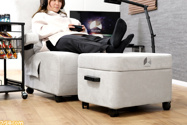 堕落したPC環境を加速！ ゲーミングソファ“デスクで使えるソファ”が6月発売。合わせて使える収納付きストレージオットマンも発売