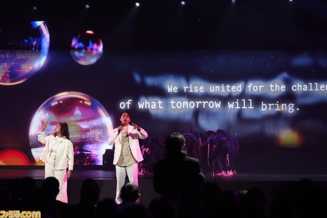 【現地取材】歴史的“eスポーツのオリンピック”がシンガポールで開幕! ど派手な開会式にはシンガポールのバーチャル大統領も登場