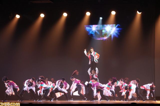 【現地取材】歴史的“eスポーツのオリンピック”がシンガポールで開幕! ど派手な開会式にはシンガポールのバーチャル大統領も登場