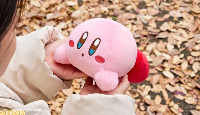 『星のカービィ』温かくなる手のひらサイズのふわふわぬいぐるみが登場。充電式カイロを入れてやさしく包むと幸せな気分に