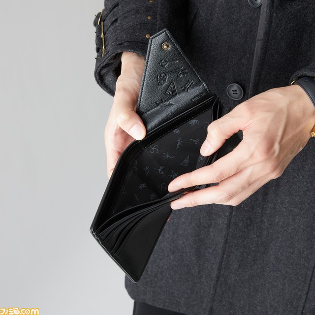 『ブラッドボーン』狩人、時計塔のマリア、人形をイメージした腕時計・アウター・バッグ・財布・ストールが本日（7/11）より予約開始