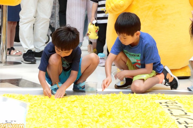 【ポケカ】ピカチュウexなどの立体オブジェが横浜公園など5カ所に登場。1000種類以上のカードが横浜・みなとみらいにて8月1日より展示