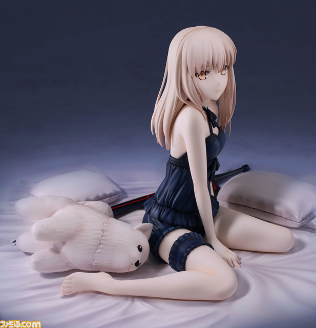 『Fate/stay night』セイバーオルタのベビードールver.が立体化。カヴァスII世ぬいぐるみとエクスカリバー・モルガンも付属