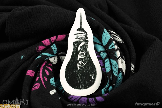 『OMORI』新グッズが発売。トートバッグは外面にホワイトスペース、内面にヘッドスペースをデザイン