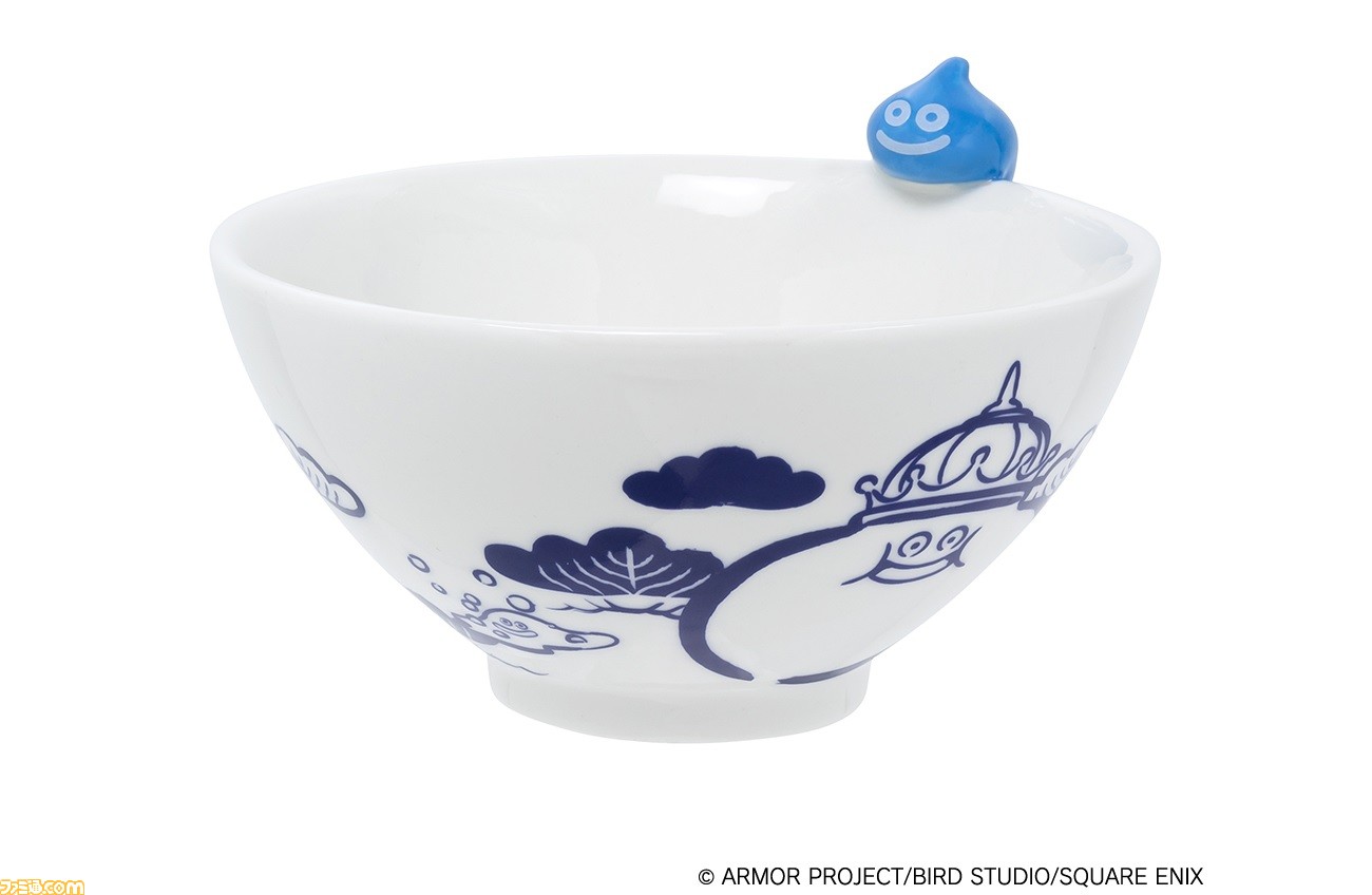 ドラクエ』スライムが食を見守る“飯碗”が発売決定。食べきって底面を
