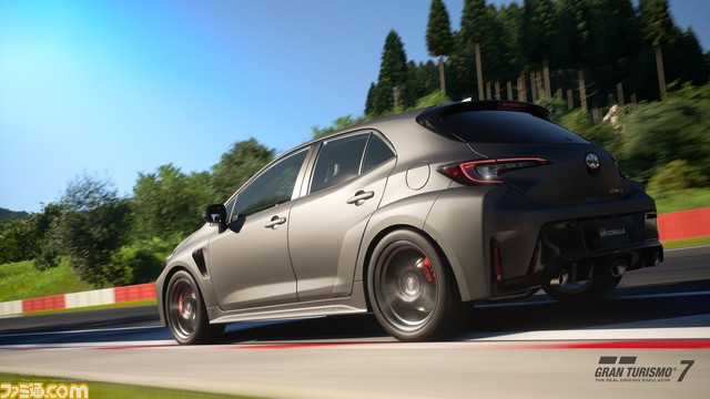 『グランツーリスモ7』に救急車が登場。新規収録車種などを追加するアップデートが8月7日より配信。世界大会の開催や映画公開にあわせたキャンペーンも