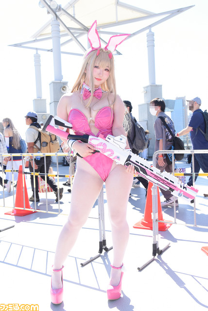 【コミケ】コスプレ『NIKKE』『ブルアカ』から『ガンダムSEED』フリーダムガンダムまで! “コミケ102”初日の会場を彩った美麗コスプレイヤーを撮り下ろし