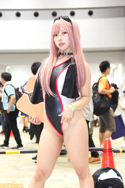 【コミケ】『NIKKE』水着ラピからバニーバイパー、『バイオRE:4』エイダ、『スト6』『ブルアカ』『ガンダムSEED』まで！ “コミケ102”を沸かせたコスプレイヤー40選