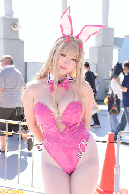 【コミケ】『NIKKE』水着ラピからバニーバイパー、『バイオRE:4』エイダ、『スト6』『ブルアカ』『ガンダムSEED』まで！ “コミケ102”を沸かせたコスプレイヤー40選
