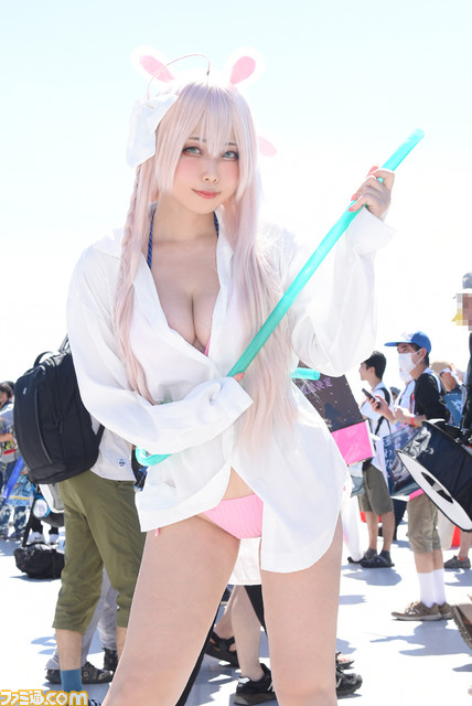 【コミケ】『NIKKE』水着ラピからバニーバイパー、『バイオRE:4』エイダ、『スト6』『ブルアカ』『ガンダムSEED』まで！ “コミケ102”を沸かせたコスプレイヤー40選