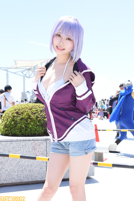 【コミケ】『NIKKE』水着ラピからバニーバイパー、『バイオRE:4』エイダ、『スト6』『ブルアカ』『ガンダムSEED』まで！ “コミケ102”を沸かせたコスプレイヤー40選