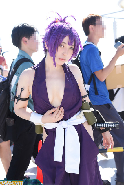 【コミケ】『NIKKE』水着ラピからバニーバイパー、『バイオRE:4』エイダ、『スト6』『ブルアカ』『ガンダムSEED』まで！ “コミケ102”を沸かせたコスプレイヤー40選