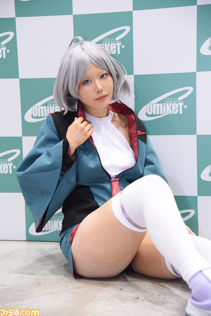 【コミケ】『NIKKE』水着ラピからバニーバイパー、『バイオRE:4』エイダ、『スト6』『ブルアカ』『ガンダムSEED』まで！ “コミケ102”を沸かせたコスプレイヤー40選