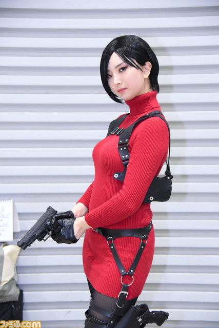 【コミケ】『NIKKE』水着ラピからバニーバイパー、『バイオRE:4』エイダ、『スト6』『ブルアカ』『ガンダムSEED』まで！ “コミケ102”を沸かせたコスプレイヤー40選