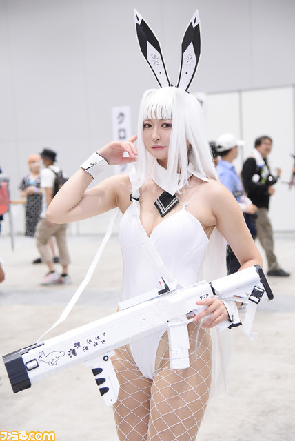 【コミケ】『NIKKE』水着ラピからバニーバイパー、『バイオRE:4』エイダ、『スト6』『ブルアカ』『ガンダムSEED』まで！ “コミケ102”を沸かせたコスプレイヤー40選