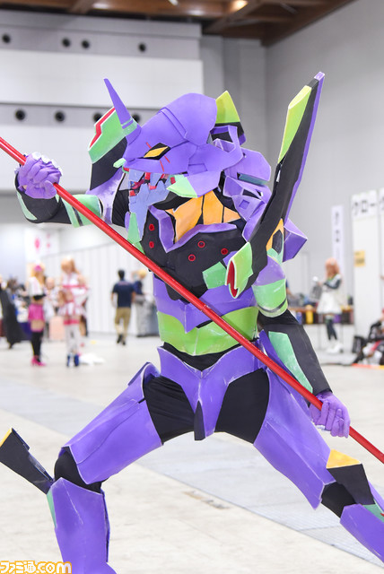 【コミケ】『NIKKE』水着ラピからバニーバイパー、『バイオRE:4』エイダ、『スト6』『ブルアカ』『ガンダムSEED』まで！ “コミケ102”を沸かせたコスプレイヤー40選