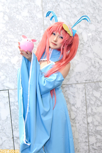 【コミケ】『NIKKE』水着ラピからバニーバイパー、『バイオRE:4』エイダ、『スト6』『ブルアカ』『ガンダムSEED』まで！ “コミケ102”を沸かせたコスプレイヤー40選