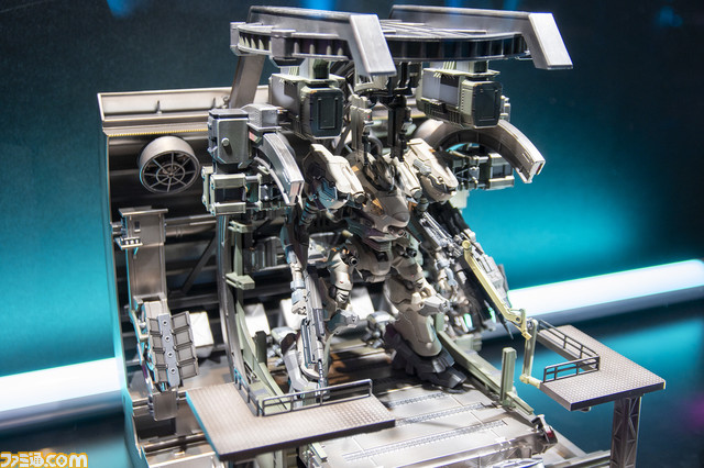 『アーマード・コア6』強化人間036の登場に場内騒然。強襲艦を殴って破壊し、初解禁ステージを初見クリアー。イレギュラーな事態にざわつく『AC6』体験会リポート