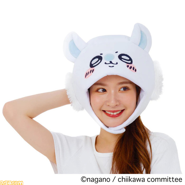 “超まじかるちいかわ”などの新商品がちいかわマーケットほかにて販売開始。ぬいぐるみや“さすまたステッキ”、「また捕まった」ハチワレのリュックも