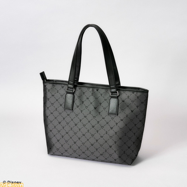 『キングダム ハーツ』トートバッグ、リュック、財布など全6アイテムが発売決定。モノグラム柄のジャガードを使用したおしゃれなデザイン