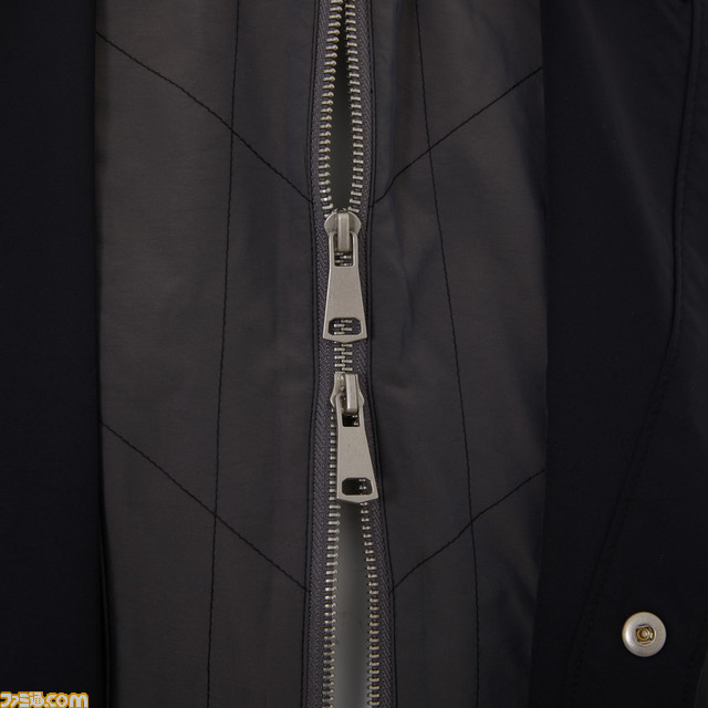 『ペルソナ5 ザ・ロイヤル』ジョーカーモデルのコートが登場。クールなデザインのバッグ、ナイフをイメージしたネックレスと合わせて予約受付中