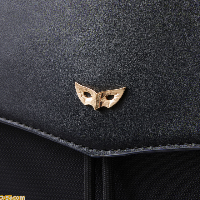 『ペルソナ5 ザ・ロイヤル』ジョーカーモデルのコートが登場。クールなデザインのバッグ、ナイフをイメージしたネックレスと合わせて予約受付中