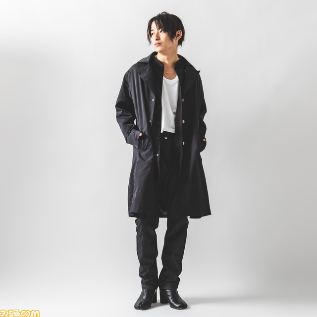 『ペルソナ5 ザ・ロイヤル』ジョーカーモデルのコートが登場。クールなデザインのバッグ、ナイフをイメージしたネックレスと合わせて予約受付中