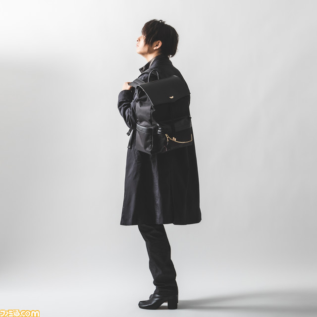 『ペルソナ5 ザ・ロイヤル』ジョーカーモデルのコートが登場。クールなデザインのバッグ、ナイフをイメージしたネックレスと合わせて予約受付中