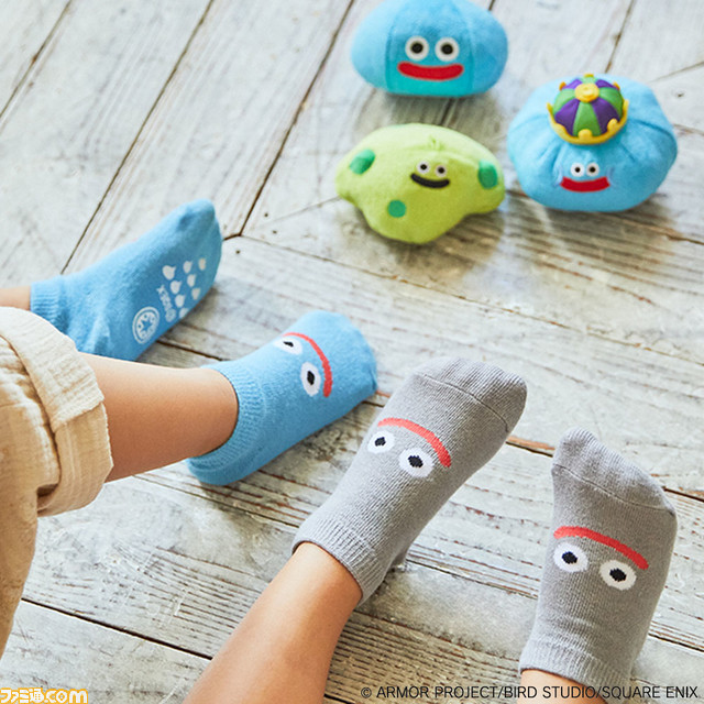 『ドラクエ』スライムタワーの色合いの帽子＆ミトンセットがかわいい。ベビー＆キッズ向け新商品が9月22日発売