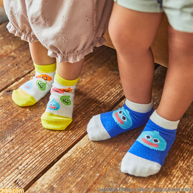 『ドラクエ』スライムタワーの色合いの帽子＆ミトンセットがかわいい。ベビー＆キッズ向け新商品が9月22日発売