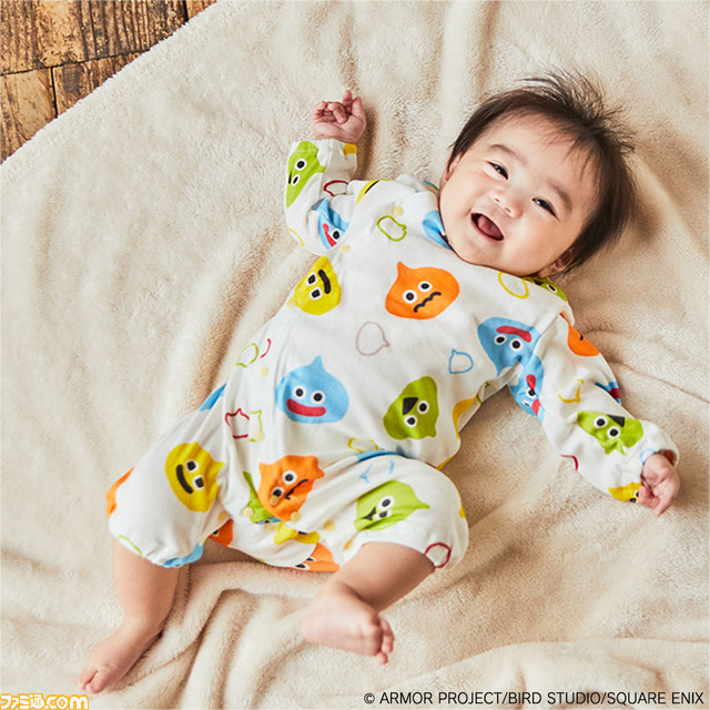 『ドラクエ』スライムタワーの色合いの帽子＆ミトンセットがかわいい。ベビー＆キッズ向け新商品が9月22日発売