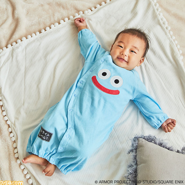 『ドラクエ』スライムタワーの色合いの帽子＆ミトンセットがかわいい。ベビー＆キッズ向け新商品が9月22日発売