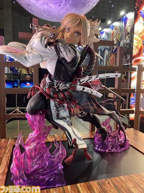 『Fate/Samurai Remnant(サムライレムナント)』宮本武蔵の等身大フィギュアがお出迎え! 武蔵の圧巻の造形美や、物語やバトルの一端を楽しめる試遊に心が踊る【TGS2023】
