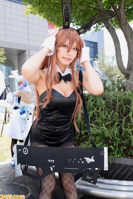【コスプレ】『NIKKE』水着ネオンから『ウマ娘』『ブルアカ』、バニー衣装の『ダンガンロンパ』江ノ島盾子まで！ コスプレサミットのレイヤーをチェックしながら“TGS2023”で流行るゲームコスプレを大予想