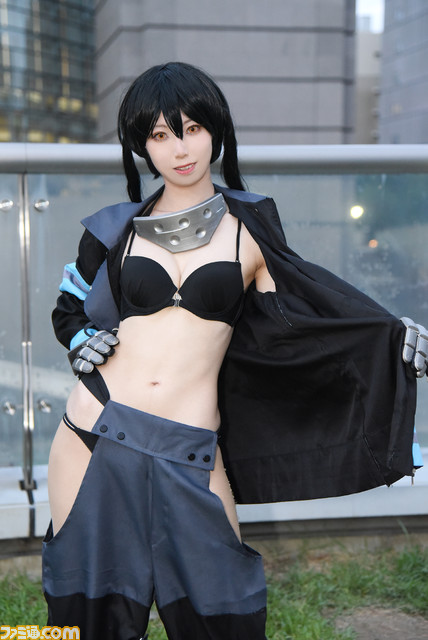 【コスプレ】『NIKKE』水着ネオンから『ウマ娘』『ブルアカ』、バニー衣装の『ダンガンロンパ』江ノ島盾子まで！ コスプレサミットのレイヤーをチェックしながら“TGS2023”で流行るゲームコスプレを大予想