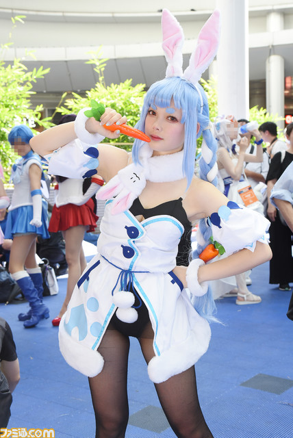 【コスプレ】『NIKKE』水着ネオンから『ウマ娘』『ブルアカ』、バニー衣装の『ダンガンロンパ』江ノ島盾子まで！ コスプレサミットのレイヤーをチェックしながら“TGS2023”で流行るゲームコスプレを大予想