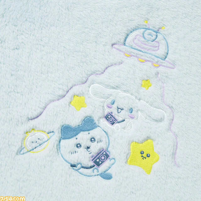 『ちいかわ』×サンリオのコラボアパレルが発表。ユニクロで11月下旬発売。宇宙服でスペースツアーを楽しむうさぎ&ハローキティがかわいい