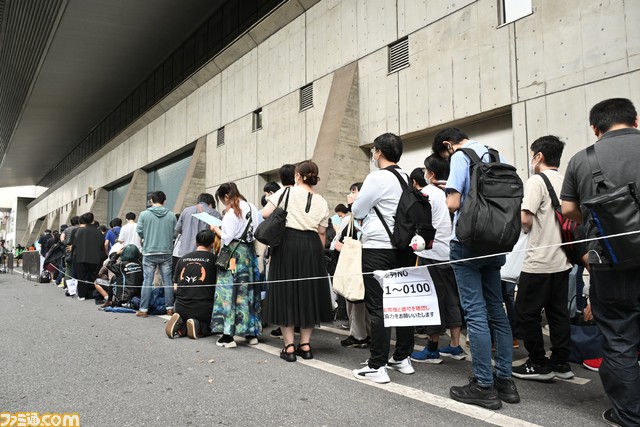 東京ゲームショウ2023の一般日がついに開幕。4年ぶりに幕張メッセ全館を利用したゲームの祭典は、早朝からゲームファンで長蛇の列が！【TGS2023】