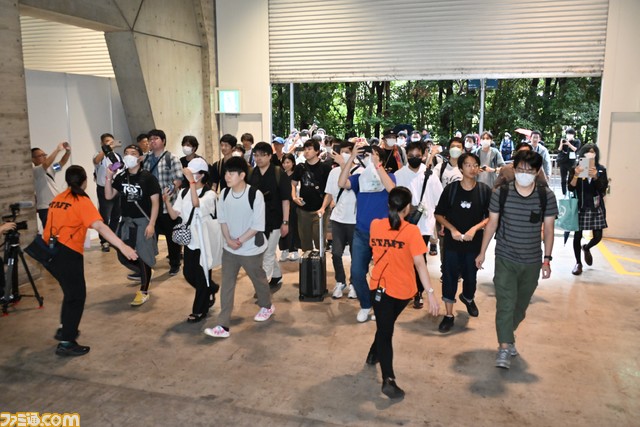 東京ゲームショウ2023の一般日がついに開幕。4年ぶりに幕張メッセ全館を利用したゲームの祭典は、早朝からゲームファンで長蛇の列が！【TGS2023】