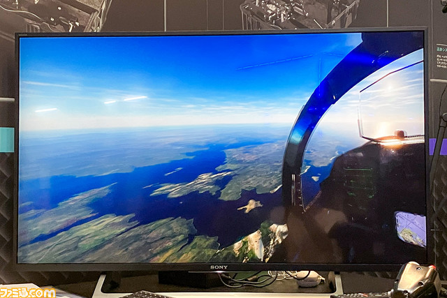 銃で撃たれる感覚を味わいたくないか。東京ゲームショウのVR会場を自分の足で歩いて、米空軍の訓練用機材で戦闘機を操縦。VR展示おすすめスポット【TGS2023】