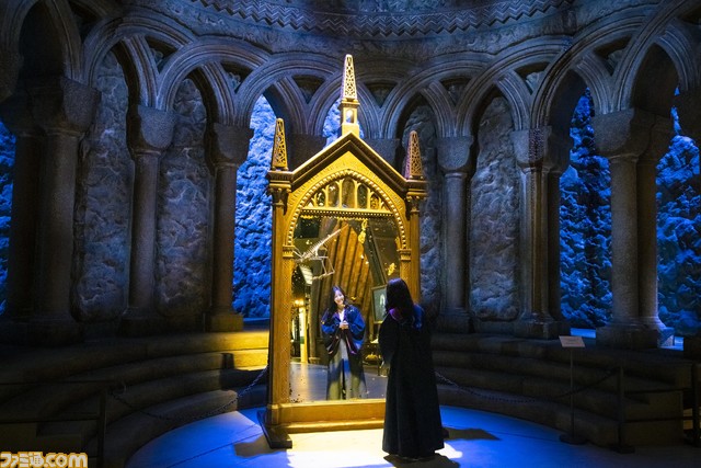 『ハリー・ポッター』世界を楽しめるスタジオツアー東京にて“ホグワーツ・レッスン”と“禁じられた森”が初公開。霜降り明星 せいやがダンブルドア風のコスプレで登場