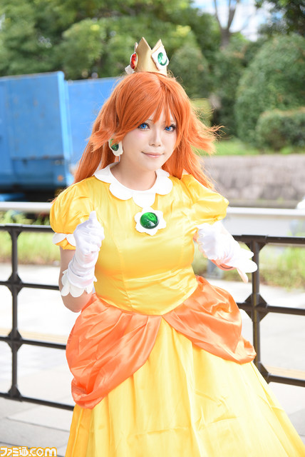 【コスプレ】『ブルアカ』バニーから『スト6』『バイオRE:4』『原神』『FF6』まで！“東京ゲームショウ2023”を彩ったコスプレイヤー30選【TGS2023】