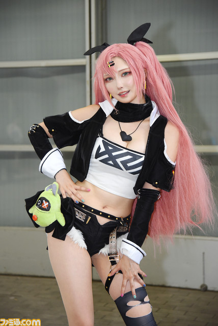 【コスプレ】『ブルアカ』バニーから『スト6』『バイオRE:4』『原神』『FF6』まで！“東京ゲームショウ2023”を彩ったコスプレイヤー30選【TGS2023】