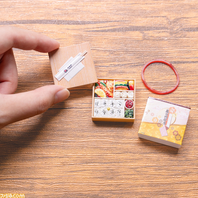 “崎陽軒”のお弁当とシウマイがミニチュアになってガシャポンに登場。蓋を開けると本物そっくりなおかずが出てくる仕様