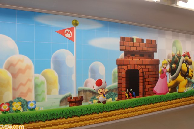 『スーパーマリオ』の世界を表現したグラフィック(壁画)が京都・四条通地下道に登場。目だけではなく耳でも堪能できる楽しい展示