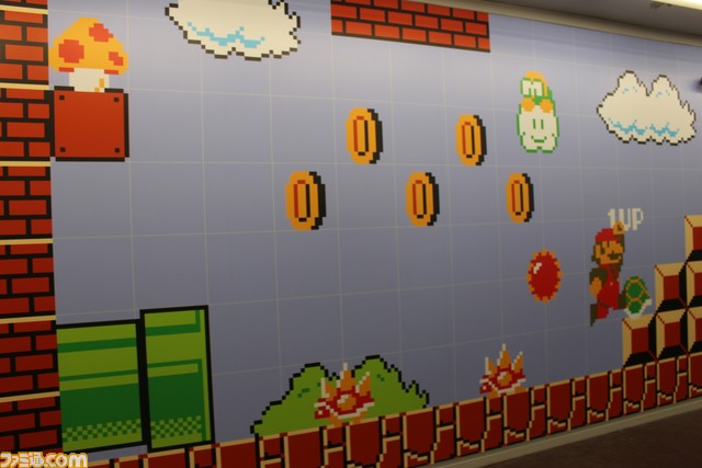 『スーパーマリオ』の世界を表現したグラフィック(壁画)が京都・四条通地下道に登場。目だけではなく耳でも堪能できる楽しい展示