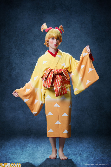 【『鬼滅の刃』遊郭潜入】舞台でも炭治郎、善逸、伊之助はちゃんと女装する。“無限夢列車”編の冒頭およそ6分30秒の映像が公開